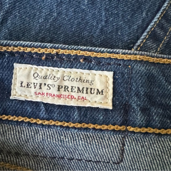 Levi’s Premium Women Ribcage Boot Jeans Size 34 Button Fly - Picture 6 of 7